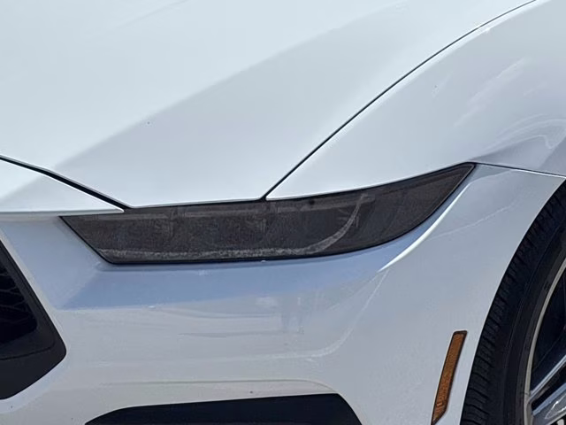 2025 Oxford White Ford Mustang EcoBoost RWD Coupe