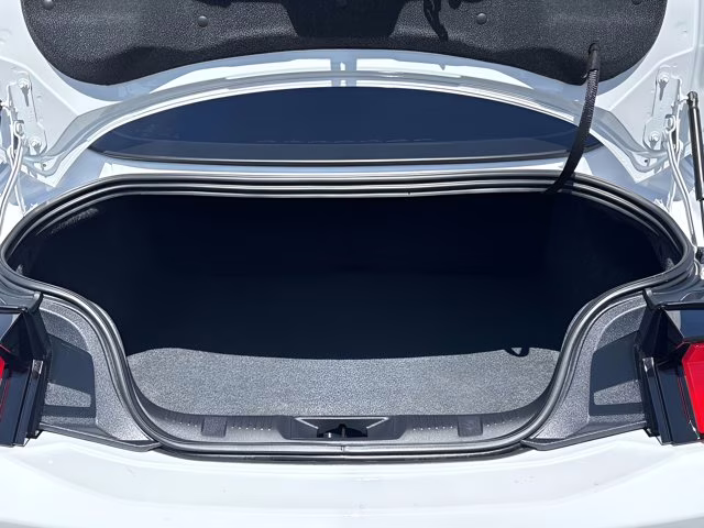 2025 Oxford White Ford Mustang EcoBoost RWD Coupe