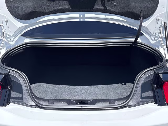 2025 Oxford White Ford Mustang EcoBoost RWD Coupe