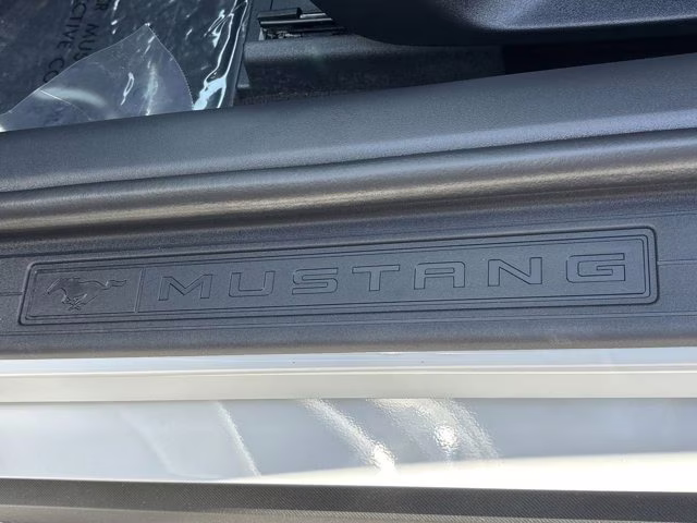 2025 Oxford White Ford Mustang EcoBoost RWD Coupe