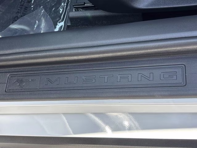 2025 Oxford White Ford Mustang EcoBoost RWD Coupe