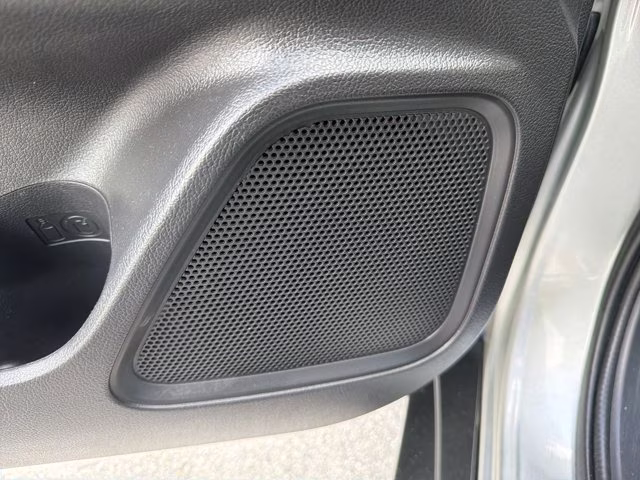 2019 Alloy Silver Metallic Mitsubishi Outlander SE FWD SUV