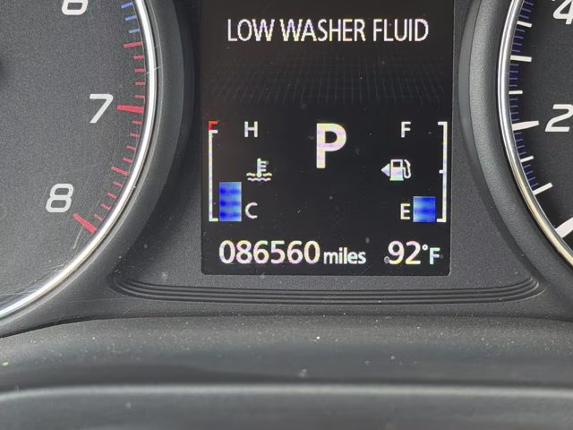2019 Alloy Silver Metallic Mitsubishi Outlander SE FWD SUV