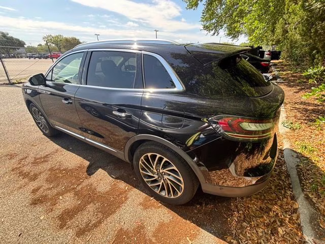2019 Alloy Silver Metallic Mitsubishi Outlander SE FWD SUV