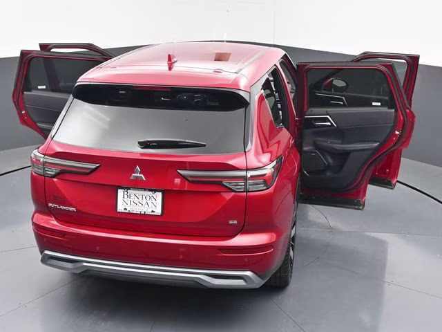 2025 Red Mitsubishi Outlander SE FWD SUV