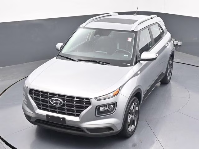 2025 Shimmering Silver Hyundai Venue SEL FWD SUV