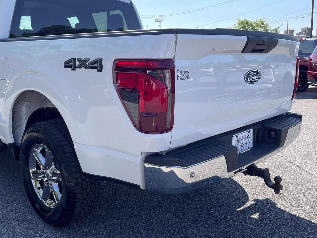 2025 Oxford White Ford F-150 XLT 4X4 Truck