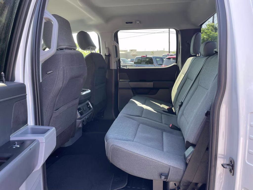 2025 Oxford White Ford F-150 XLT 4X4 Truck
