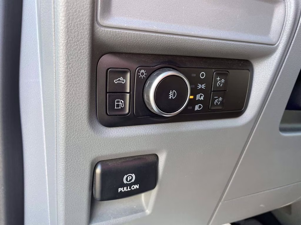 2025 Oxford White Ford F-150 XLT 4X4 Truck