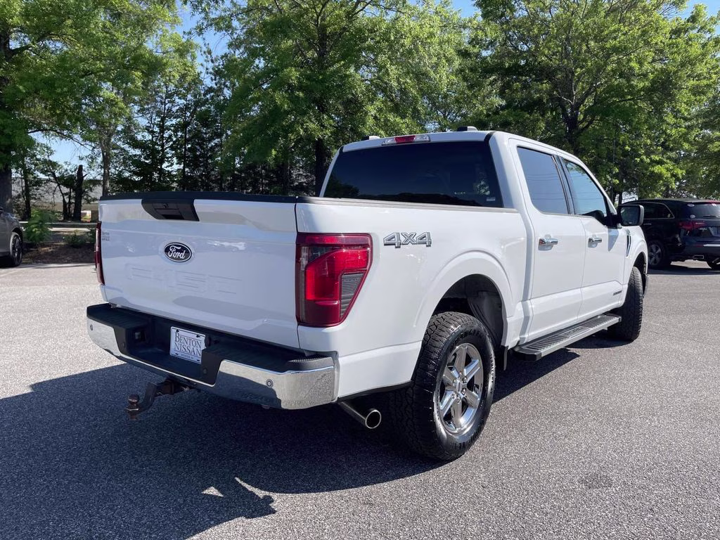 2025 Oxford White Ford F-150 XLT 4X4 Truck