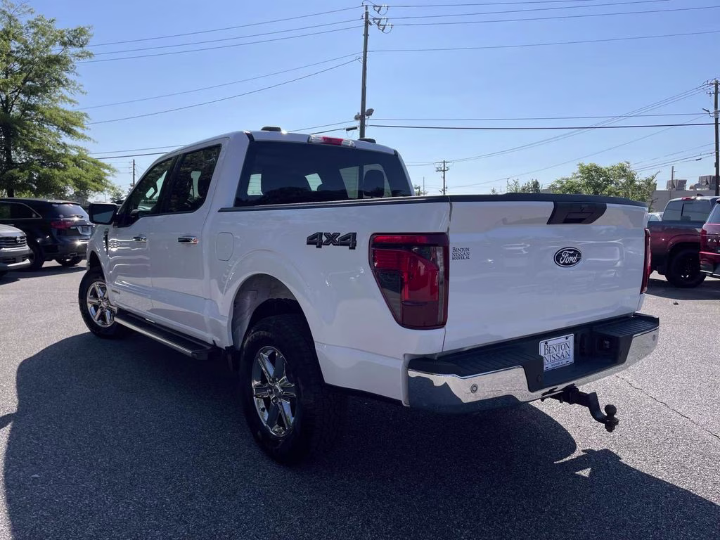 2025 Oxford White Ford F-150 XLT 4X4 Truck