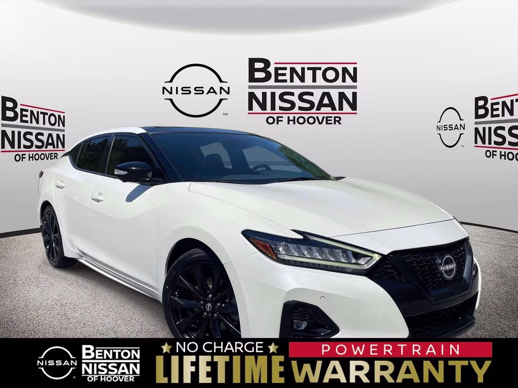 2023 Pearl White Tricoat Nissan Maxima SR FWD Sedan