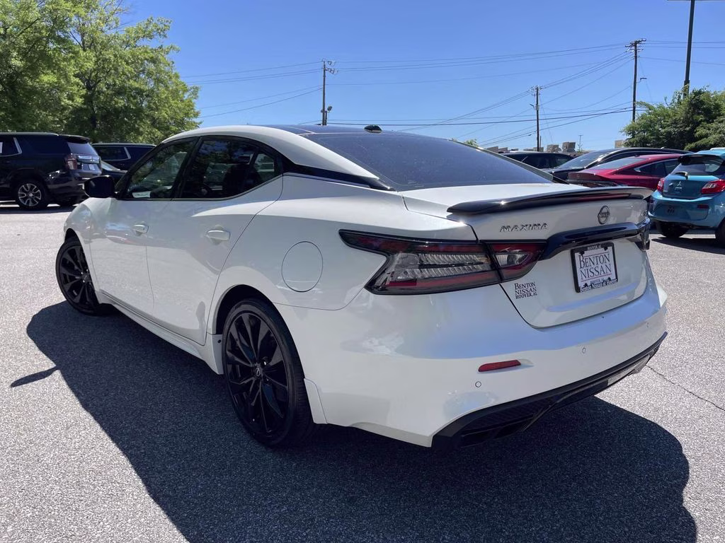 2023 Pearl White Tricoat Nissan Maxima SR FWD Sedan