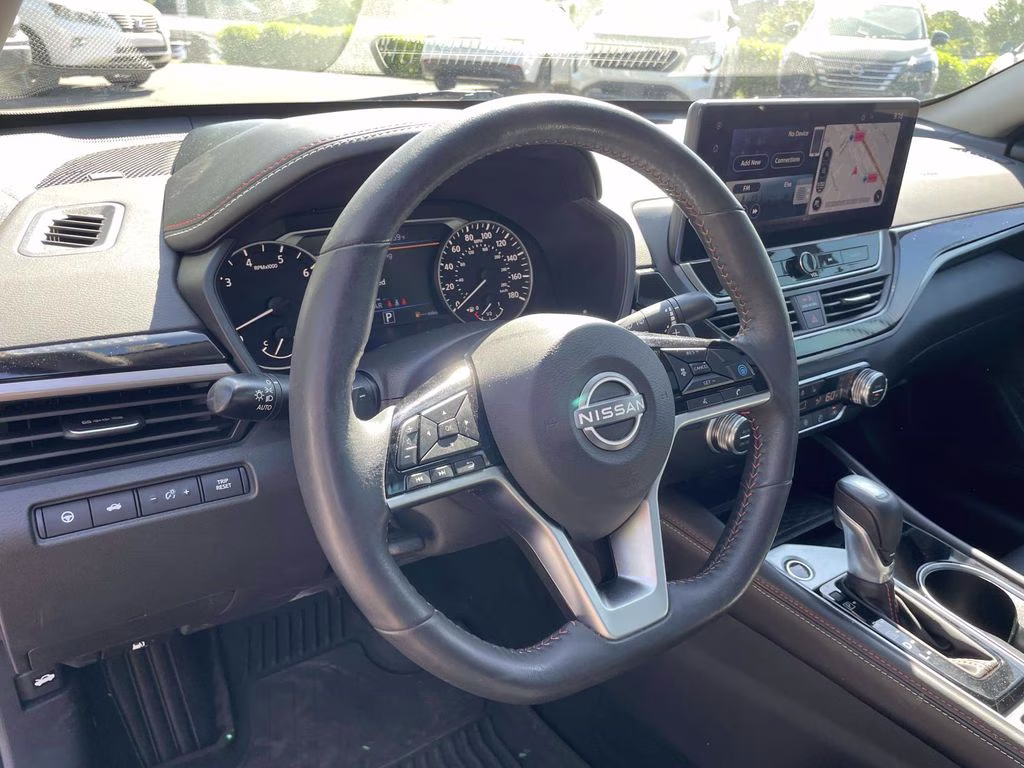 2023 Scarlet Ember Tintcoat Nissan Altima 2.0 SR FWD Sedan