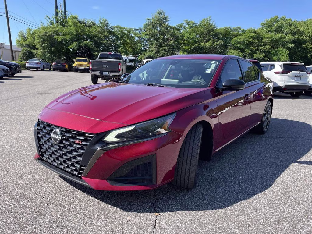 2023 Scarlet Ember Tintcoat Nissan Altima 2.0 SR FWD Sedan