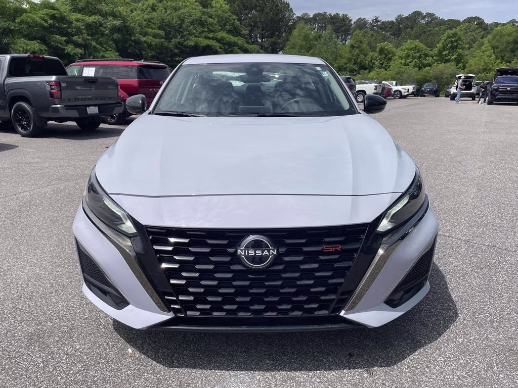 2025 Gray Sky Pearl Nissan Altima 2.5 SR AWD Sedan