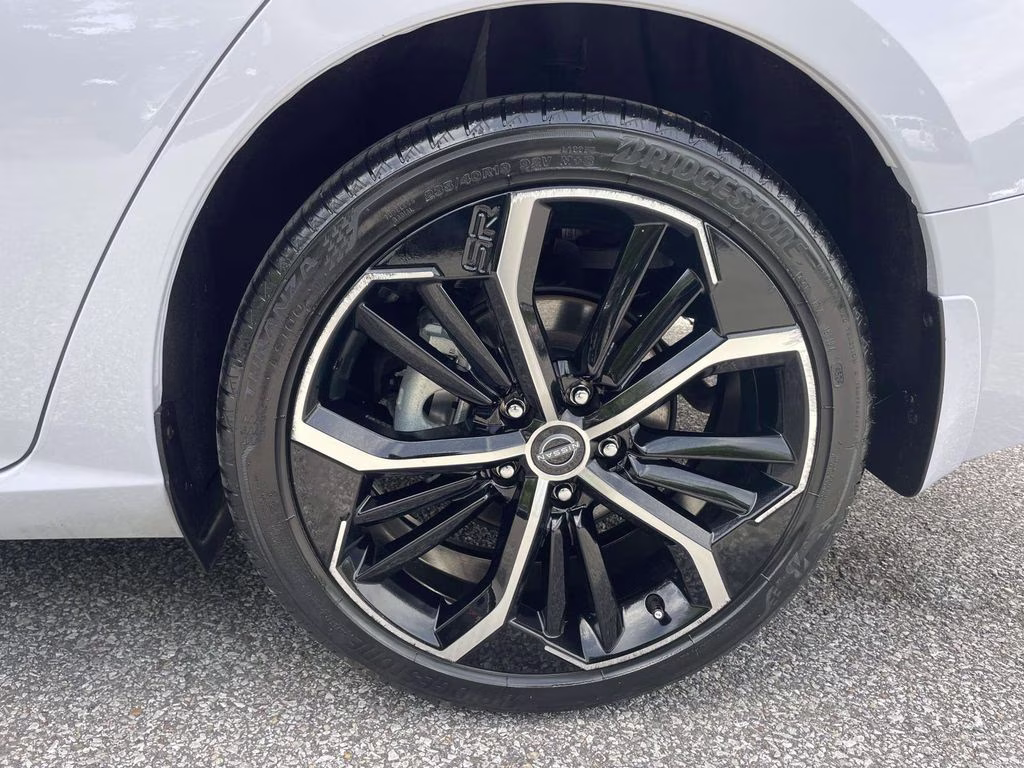 2025 Gray Sky Pearl Nissan Altima 2.5 SR AWD Sedan