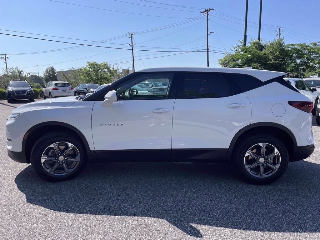 2025 Summit White Chevrolet Blazer LT FWD SUV