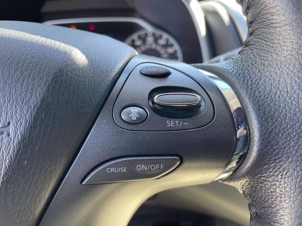 2024 Pearl White Tricoat Nissan Murano SV FWD SUV