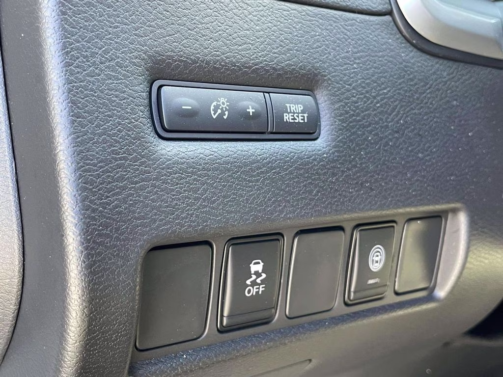 2024 Pearl White Tricoat Nissan Murano SV FWD SUV