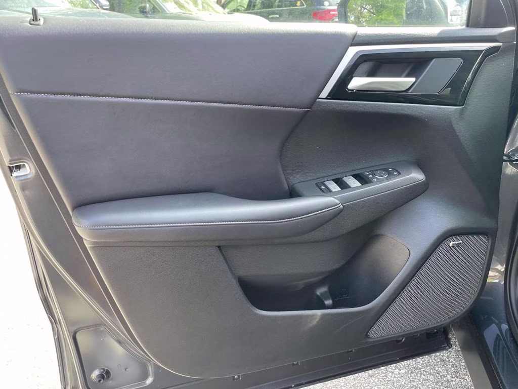 2025 Gray Mitsubishi Outlander SE FWD SUV