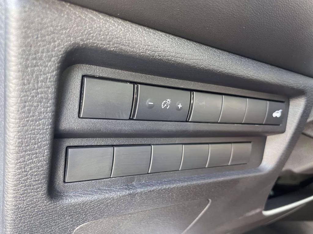 2025 Gray Mitsubishi Outlander SE FWD SUV