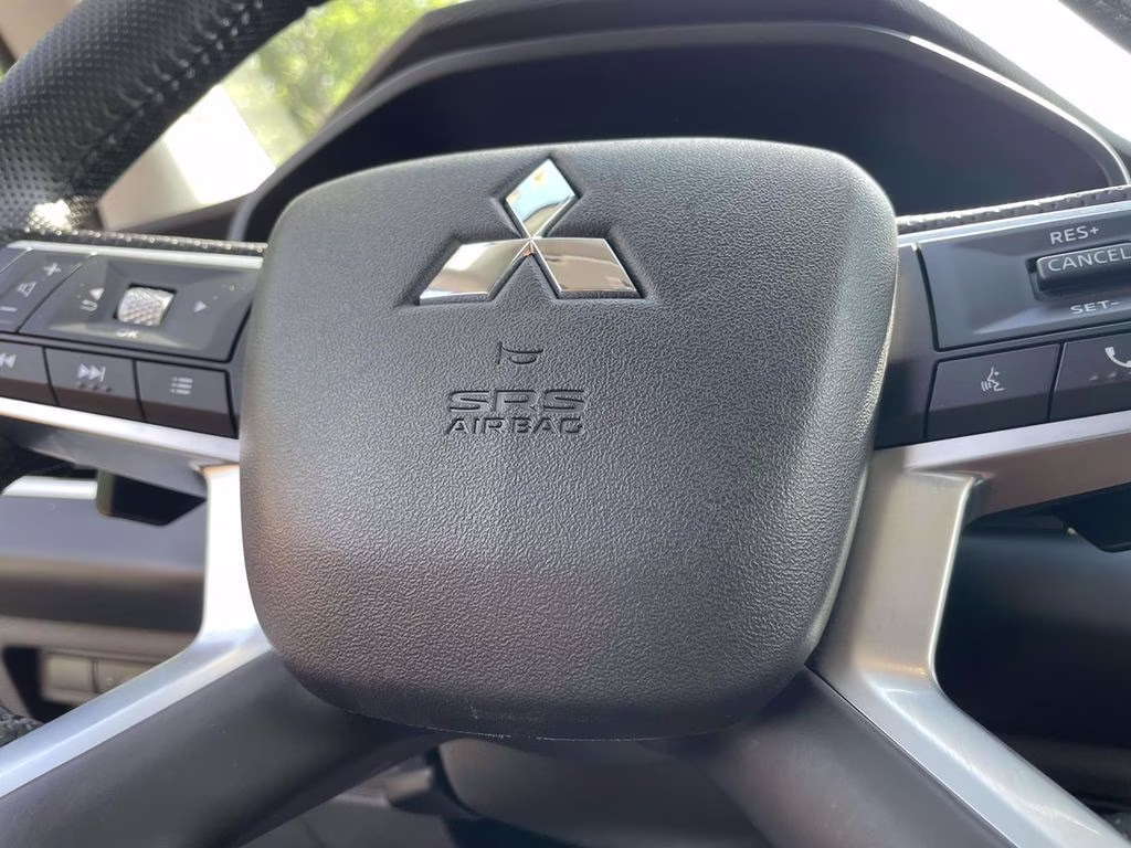 2025 Gray Mitsubishi Outlander SE FWD SUV
