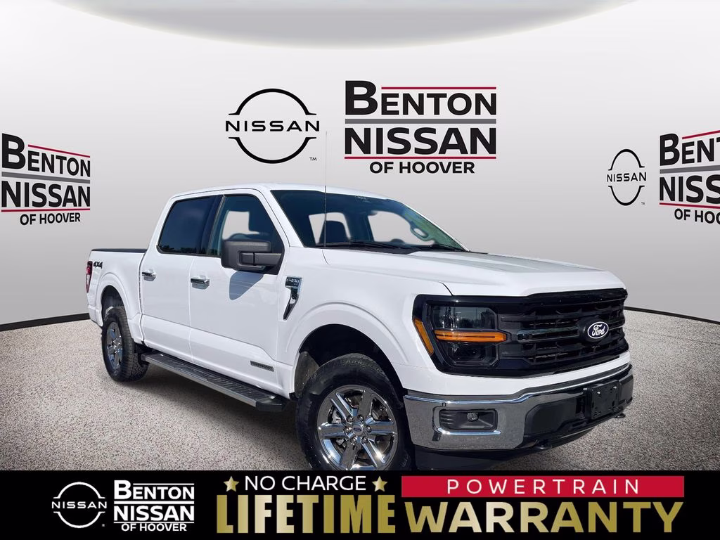 2025 Oxford White Ford F-150 XLT 4X4 Truck