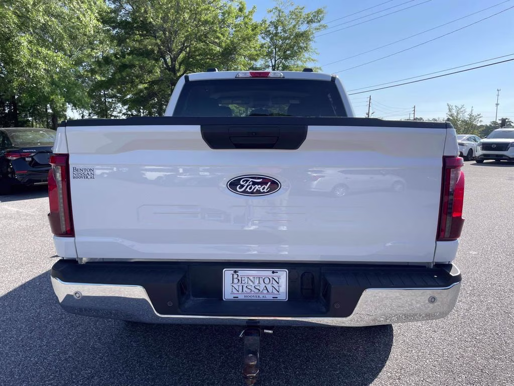 2025 Oxford White Ford F-150 XLT 4X4 Truck