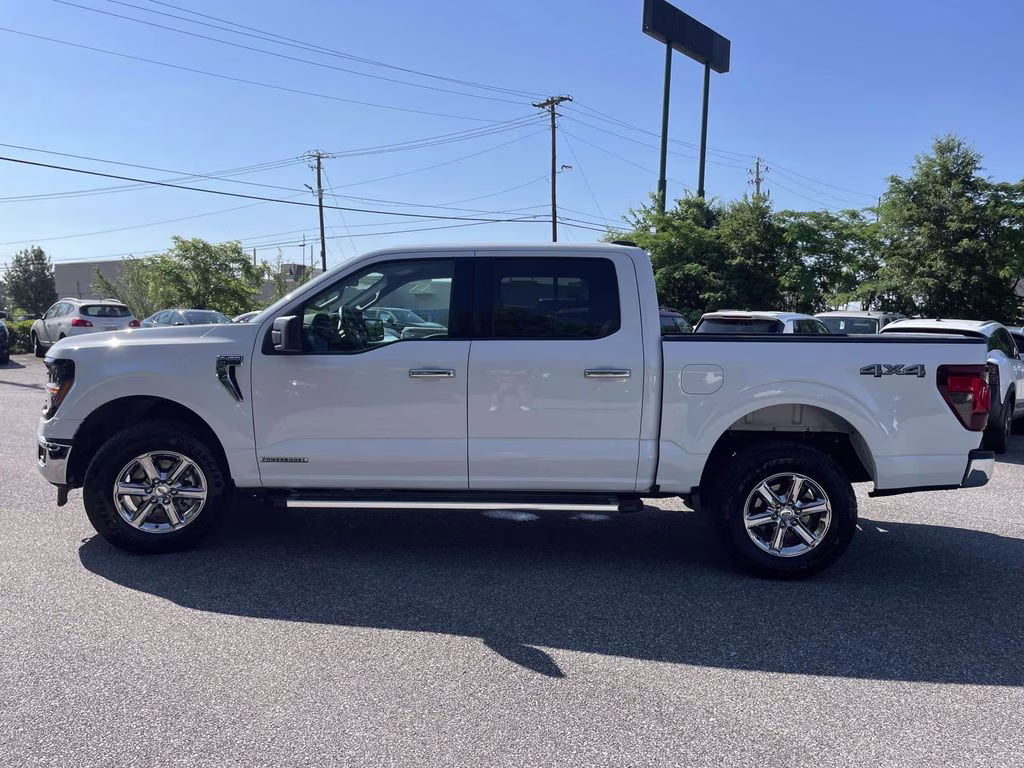 2025 Oxford White Ford F-150 XLT 4X4 Truck