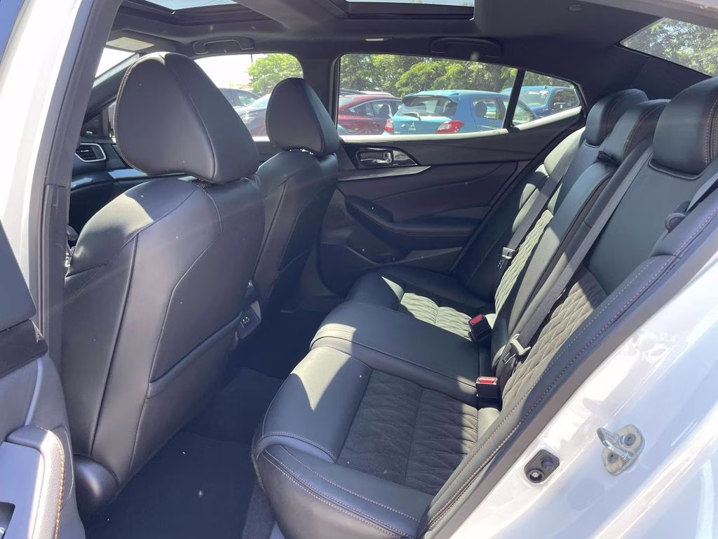 2023 Pearl White Tricoat Nissan Maxima SR FWD Sedan