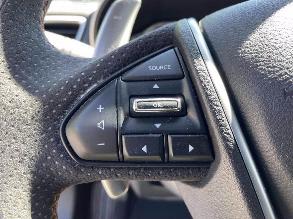 2023 Pearl White Tricoat Nissan Maxima SR FWD Sedan