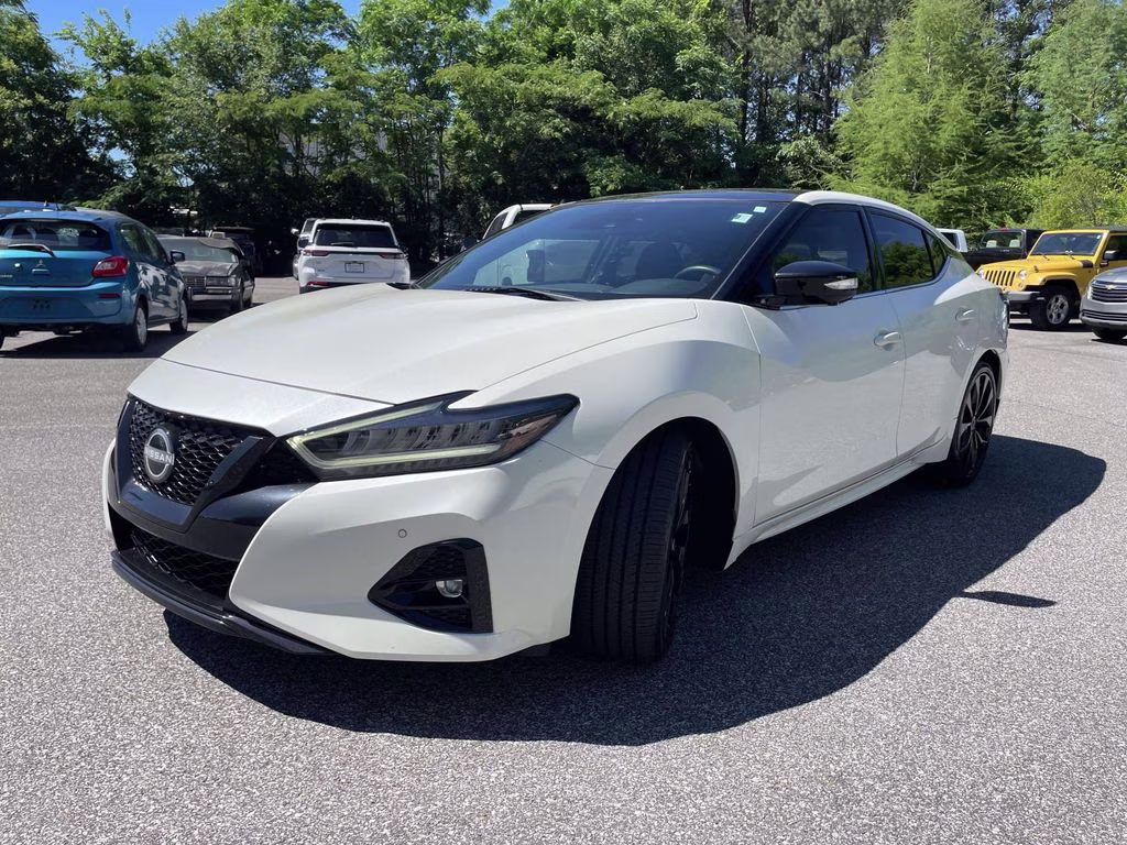 2023 Pearl White Tricoat Nissan Maxima SR FWD Sedan
