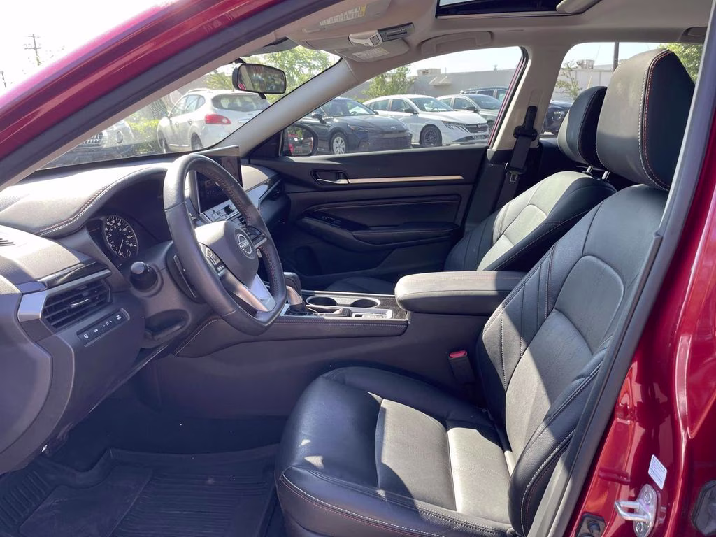 2023 Scarlet Ember Tintcoat Nissan Altima 2.0 SR FWD Sedan