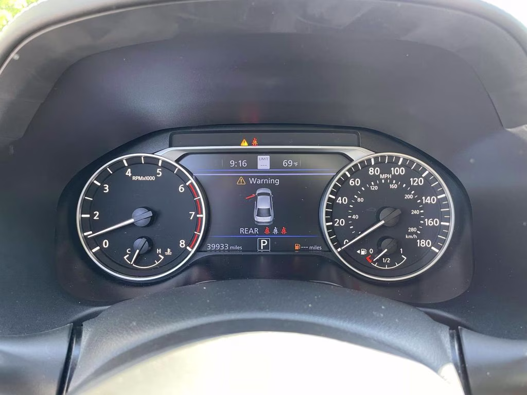 2023 Scarlet Ember Tintcoat Nissan Altima 2.0 SR FWD Sedan
