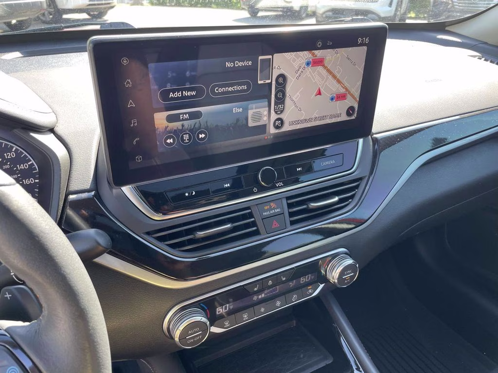 2023 Scarlet Ember Tintcoat Nissan Altima 2.0 SR FWD Sedan