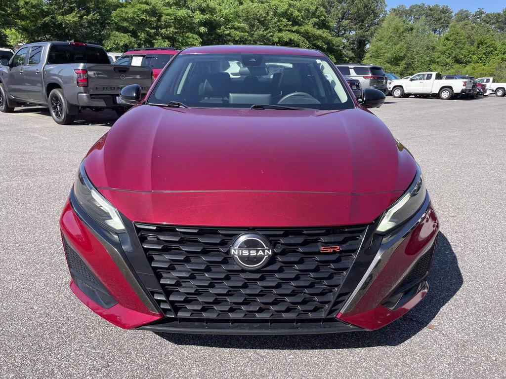 2023 Scarlet Ember Tintcoat Nissan Altima 2.0 SR FWD Sedan