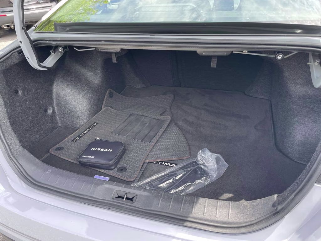 2025 Gray Sky Pearl Nissan Altima 2.5 SR AWD Sedan