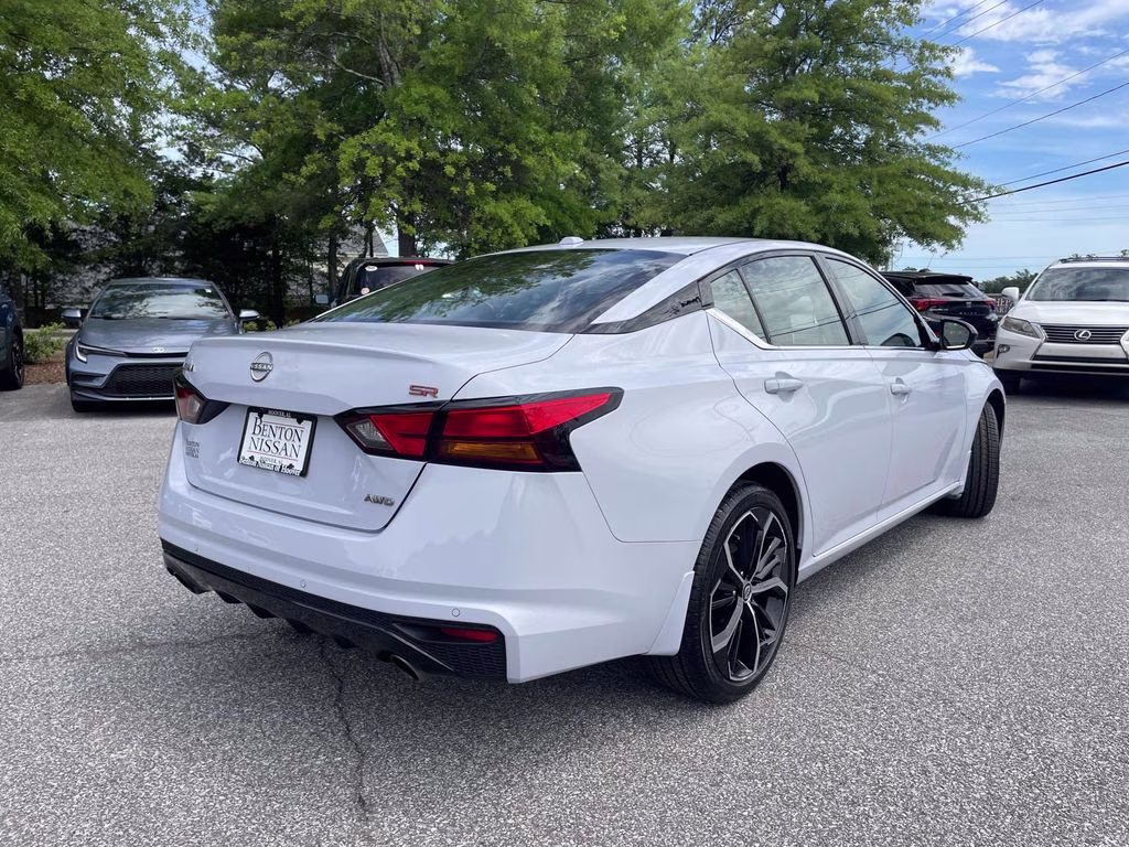 2025 Gray Sky Pearl Nissan Altima 2.5 SR AWD Sedan