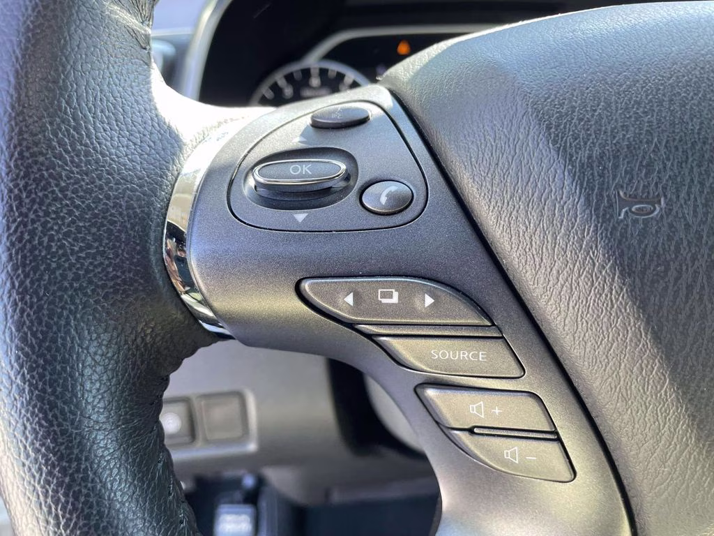 2024 Pearl White Tricoat Nissan Murano SV FWD SUV