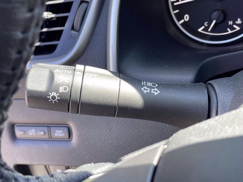 2024 Pearl White Tricoat Nissan Murano SV FWD SUV