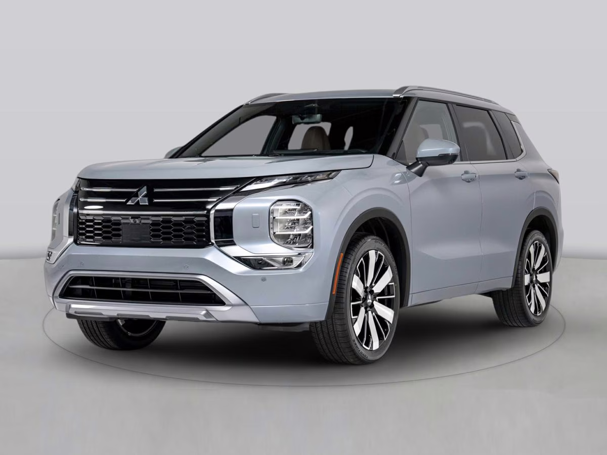2025 Black Mitsubishi Outlander SE FWD SUV