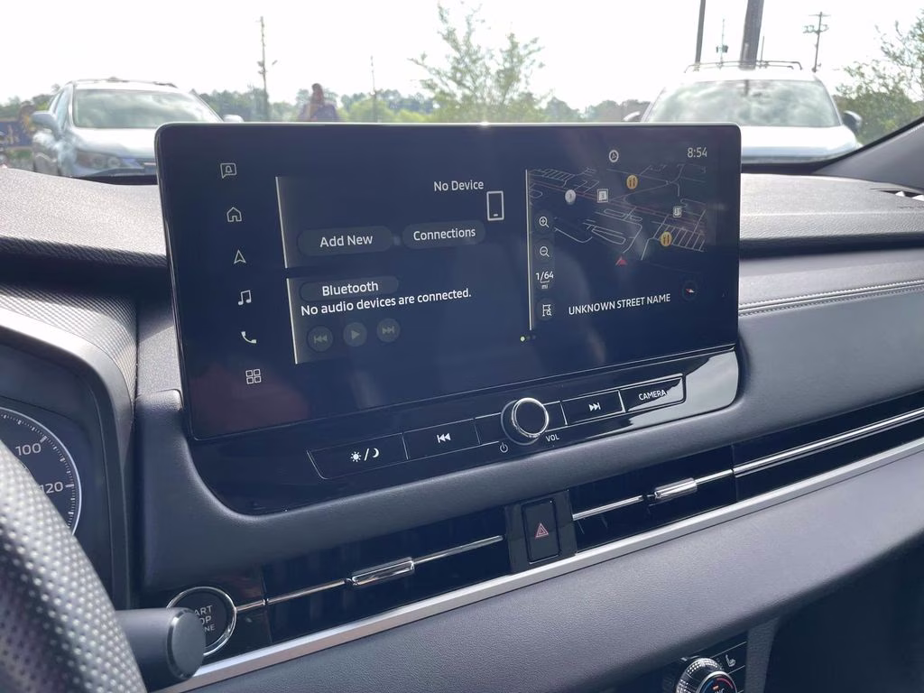 2025 White Mitsubishi Outlander SE FWD SUV