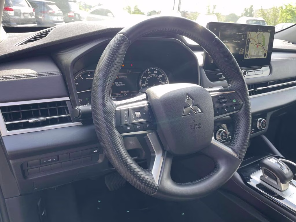 2025 Gray Mitsubishi Outlander SE FWD SUV