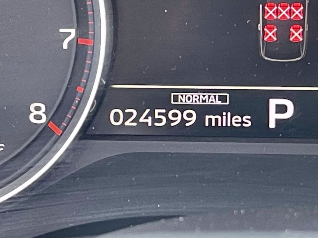 2025 Gray Mitsubishi Outlander SE FWD SUV