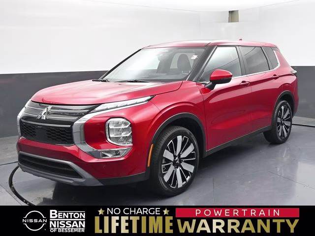 2025 Mitsubishi Outlander SE 2WD's photo