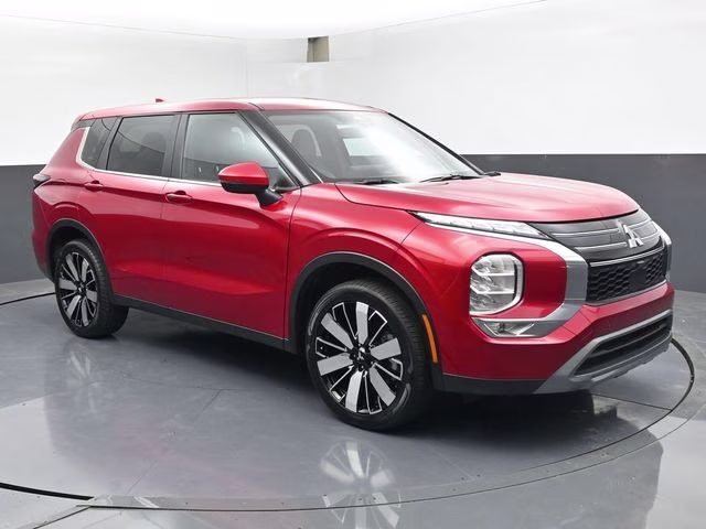2025 Red Mitsubishi Outlander SE FWD SUV