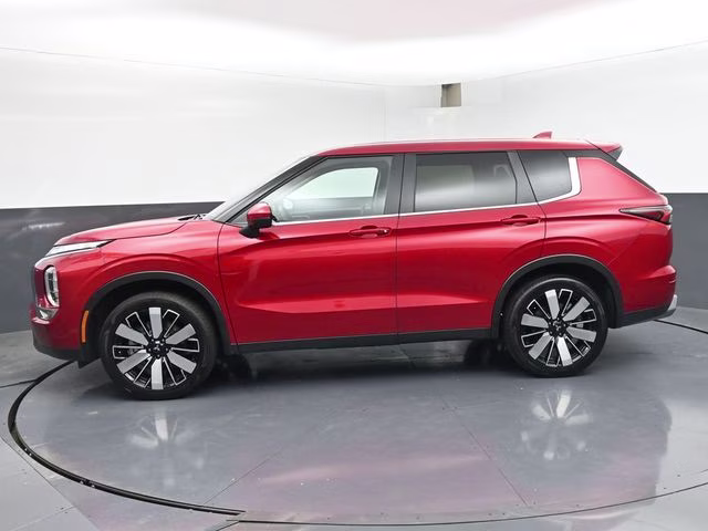 2025 Red Mitsubishi Outlander SE FWD SUV
