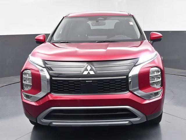 2025 Red Mitsubishi Outlander SE FWD SUV