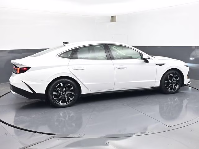 2025 Serenity White Hyundai Sonata SEL FWD Sedan